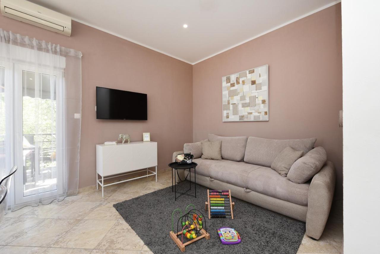 Malako Family Apartments Селине Экстерьер фото
